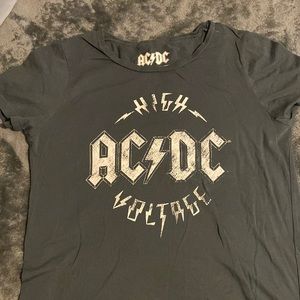 Medium target graphic tee